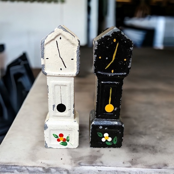 Source Unknown Other - Grandfather Clock Salt and Pepper Shakers